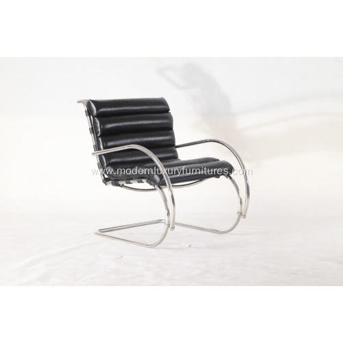 black leather Mr lounge chair